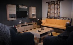 Vretti's apartment